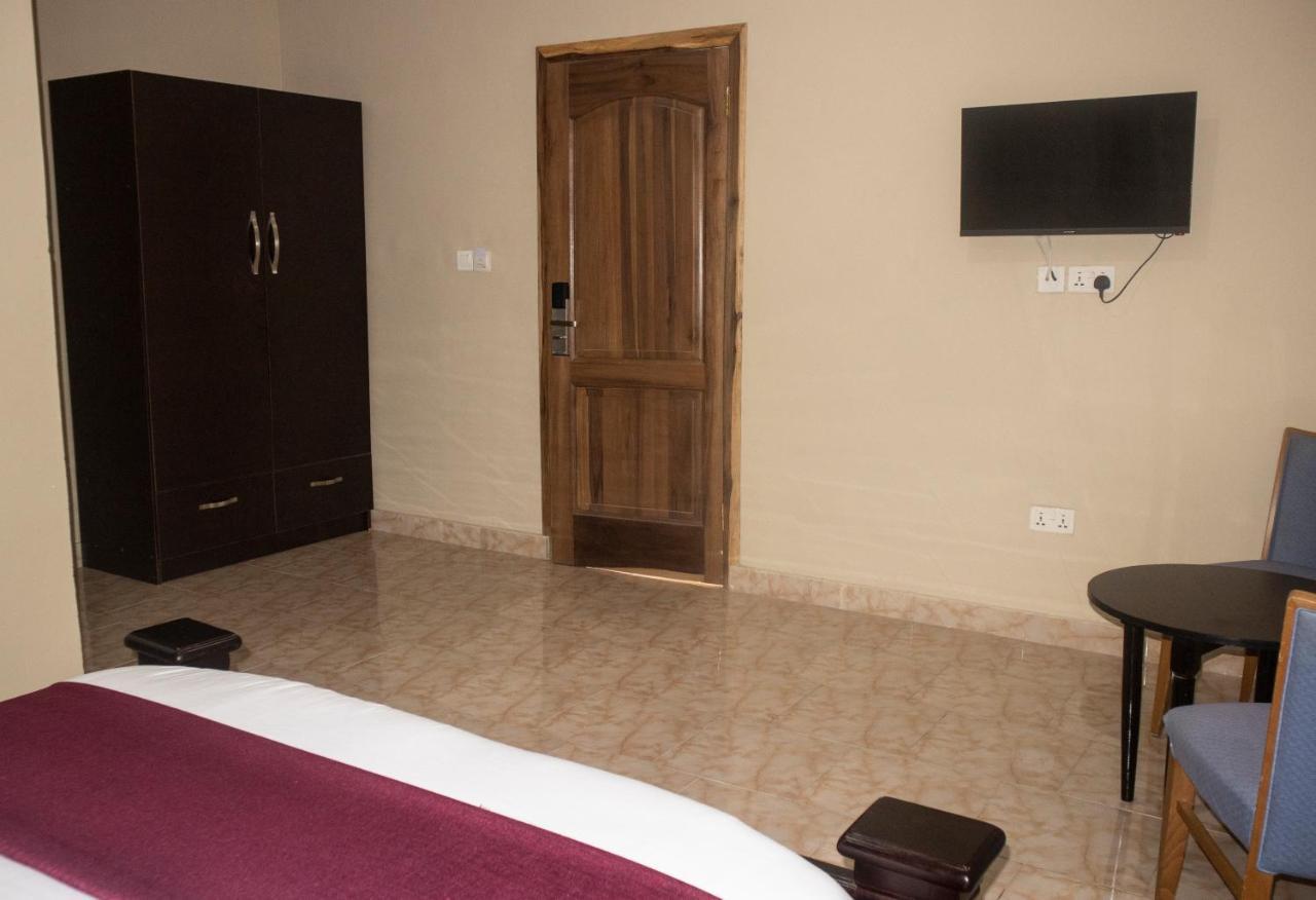 Kislas Luxury Hotel Adenta Eksteriør billede